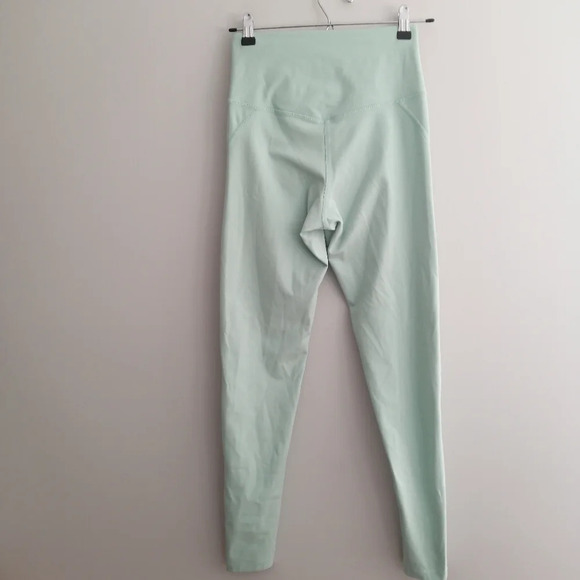 Girlfriend Collective Compressive High Rise  Leggings 28" in Mint Green Small - Picture 3 of 16